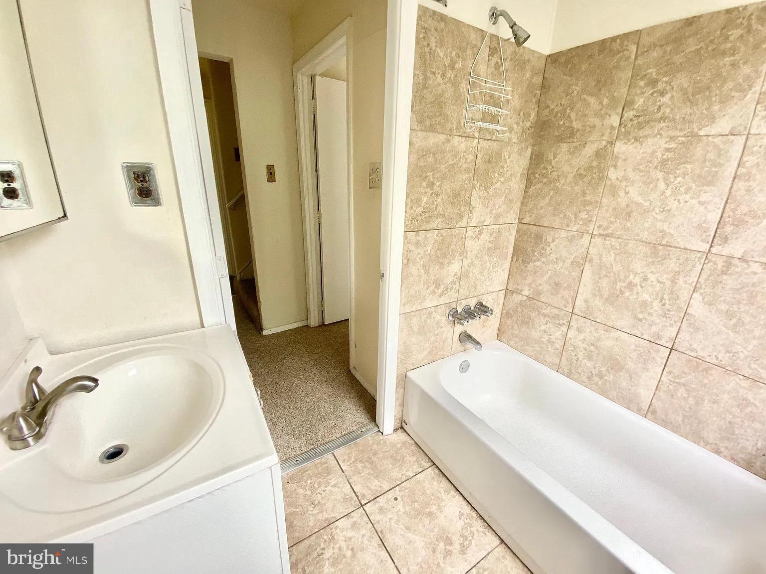 MANAYUNK - Residential Lease