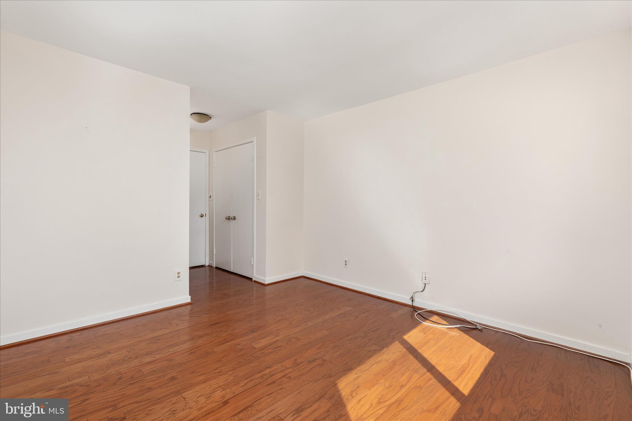 WATERFORD SQUARE - Residential