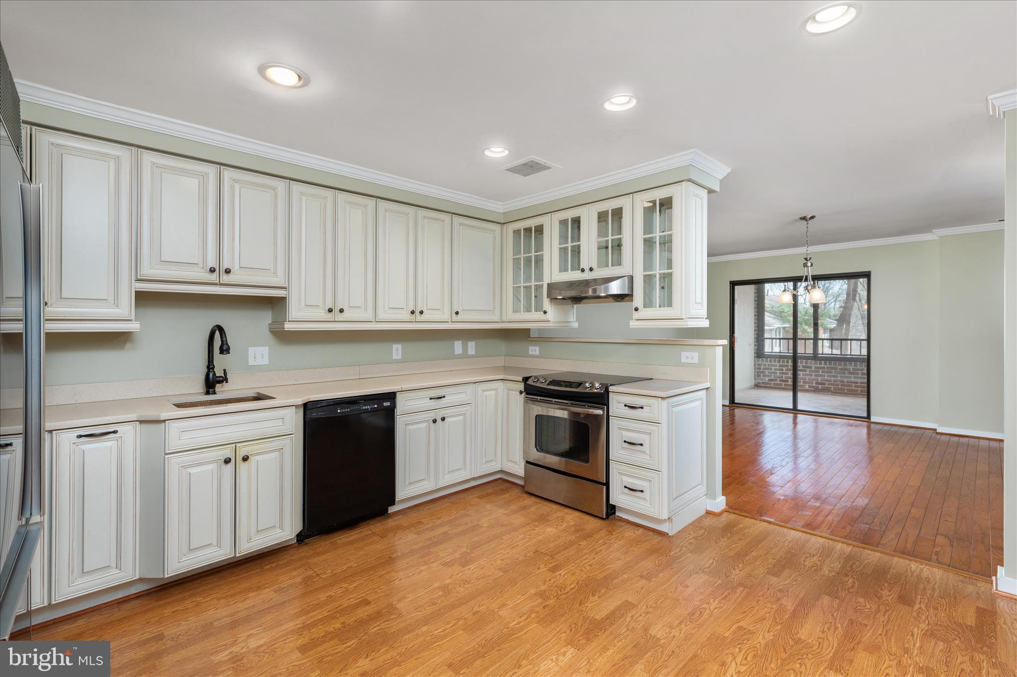 WATERFORD SQUARE - Residential