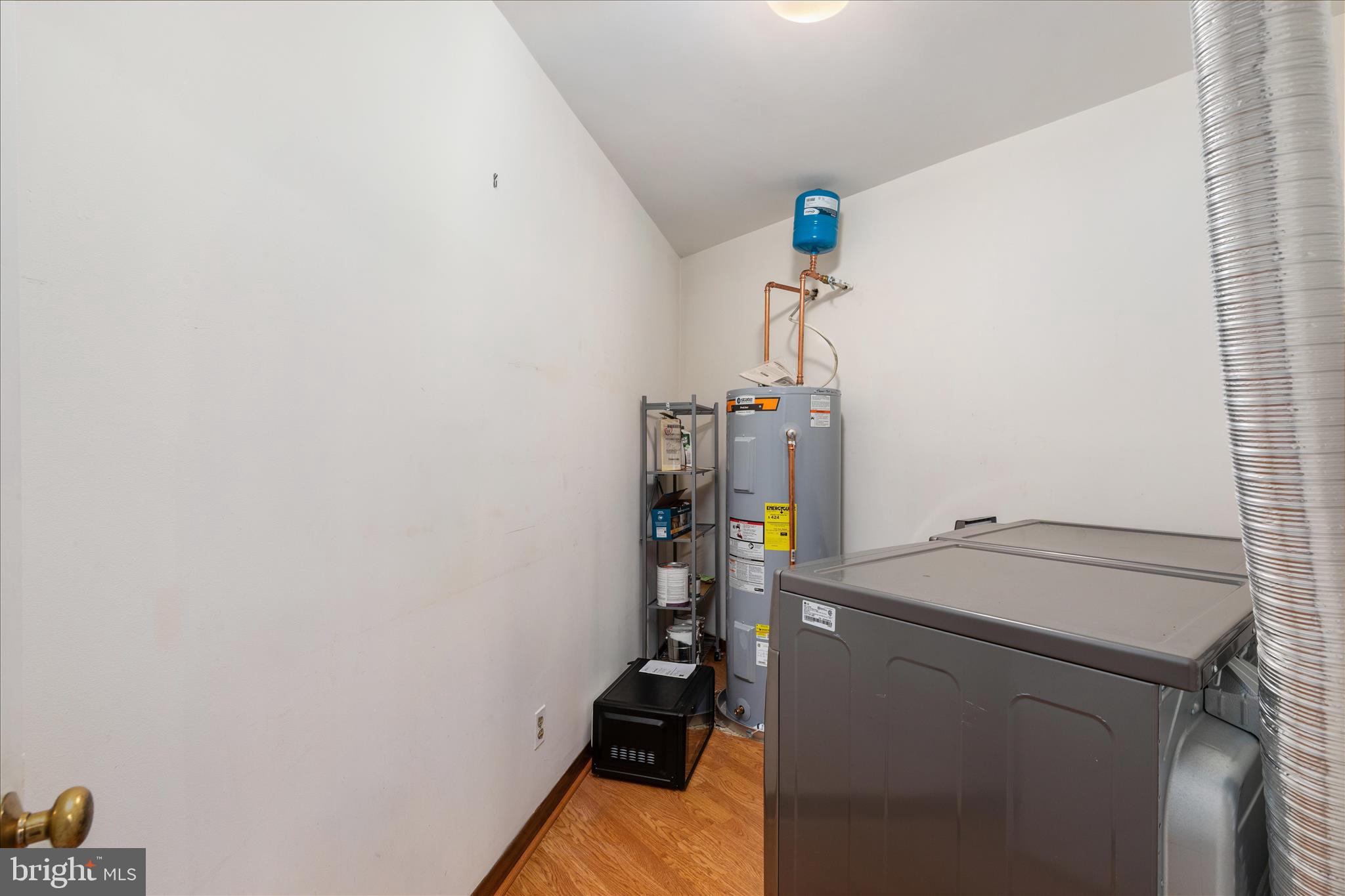 WATERFORD SQUARE - Residential