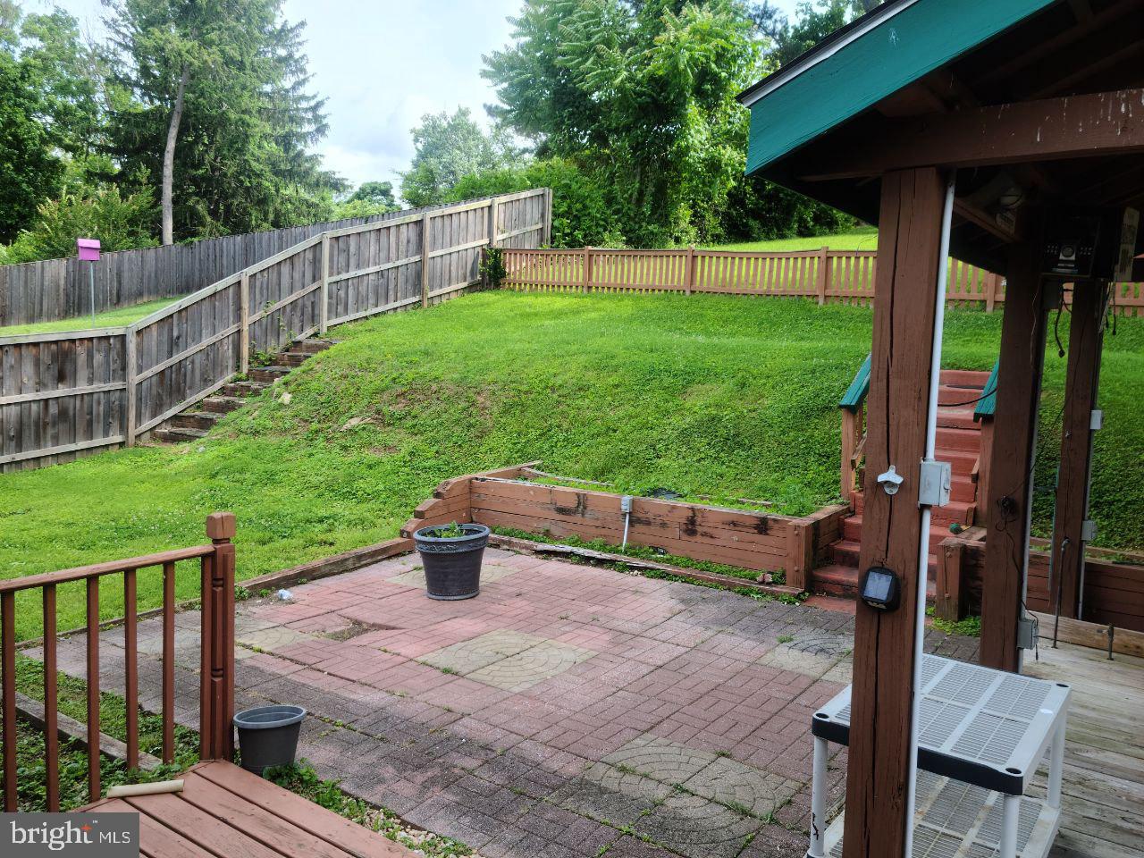 NEWPORT HILLS - Residential