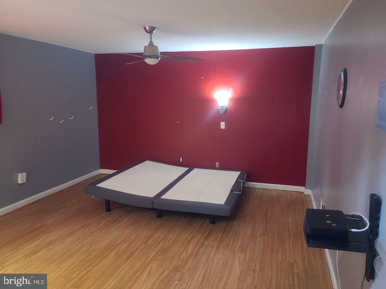 NEWPORT HILLS - Residential