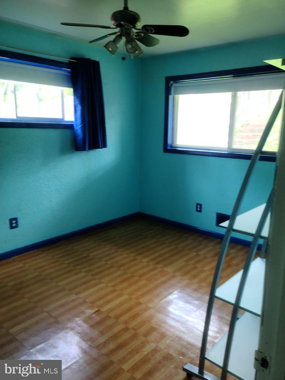 NEWPORT HILLS - Residential