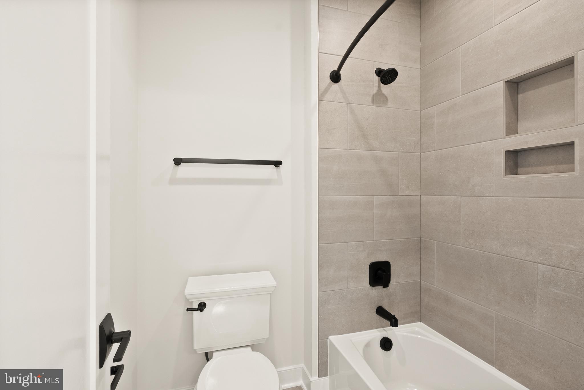 PIMMIT HILLS - Residential