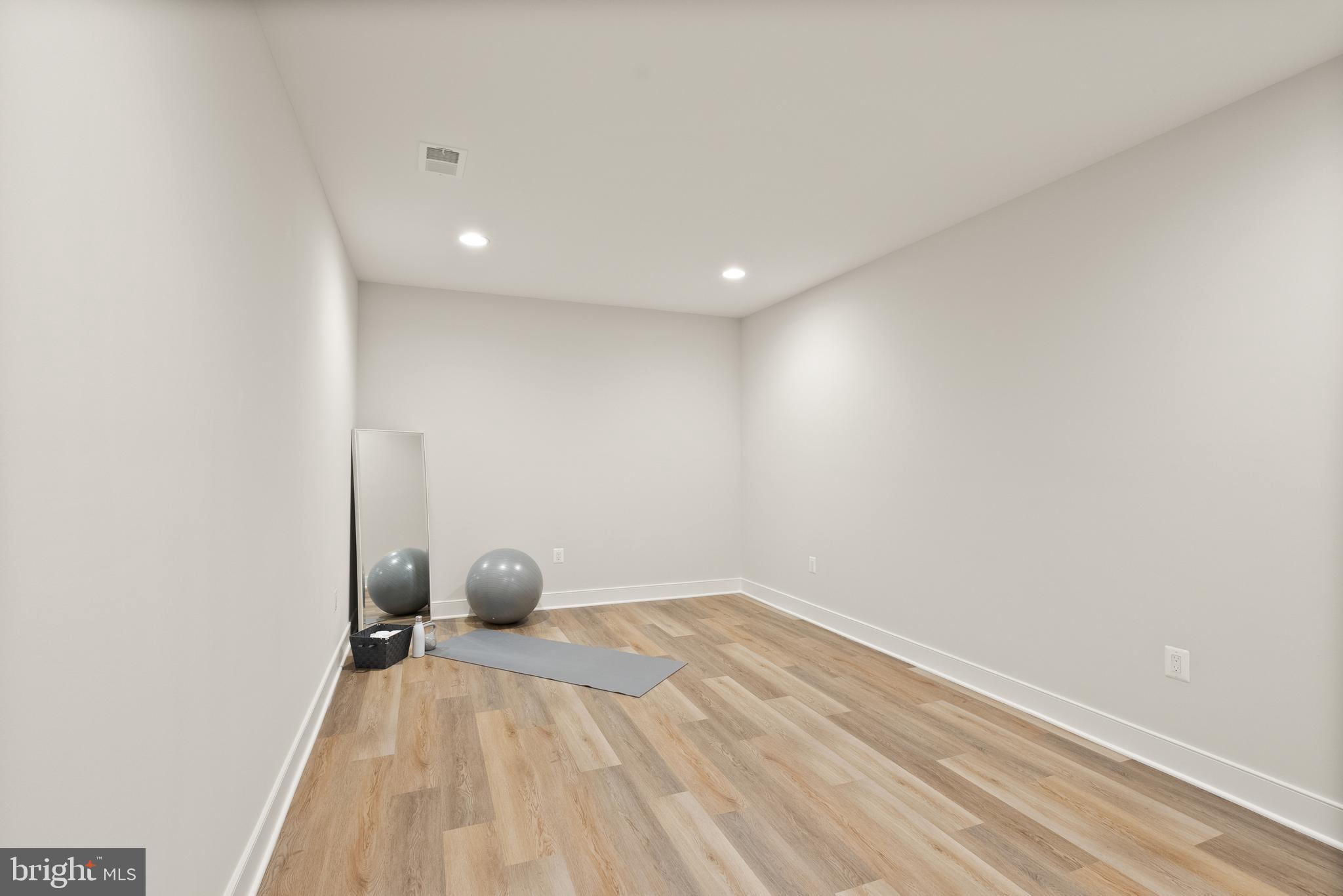 PIMMIT HILLS - Residential