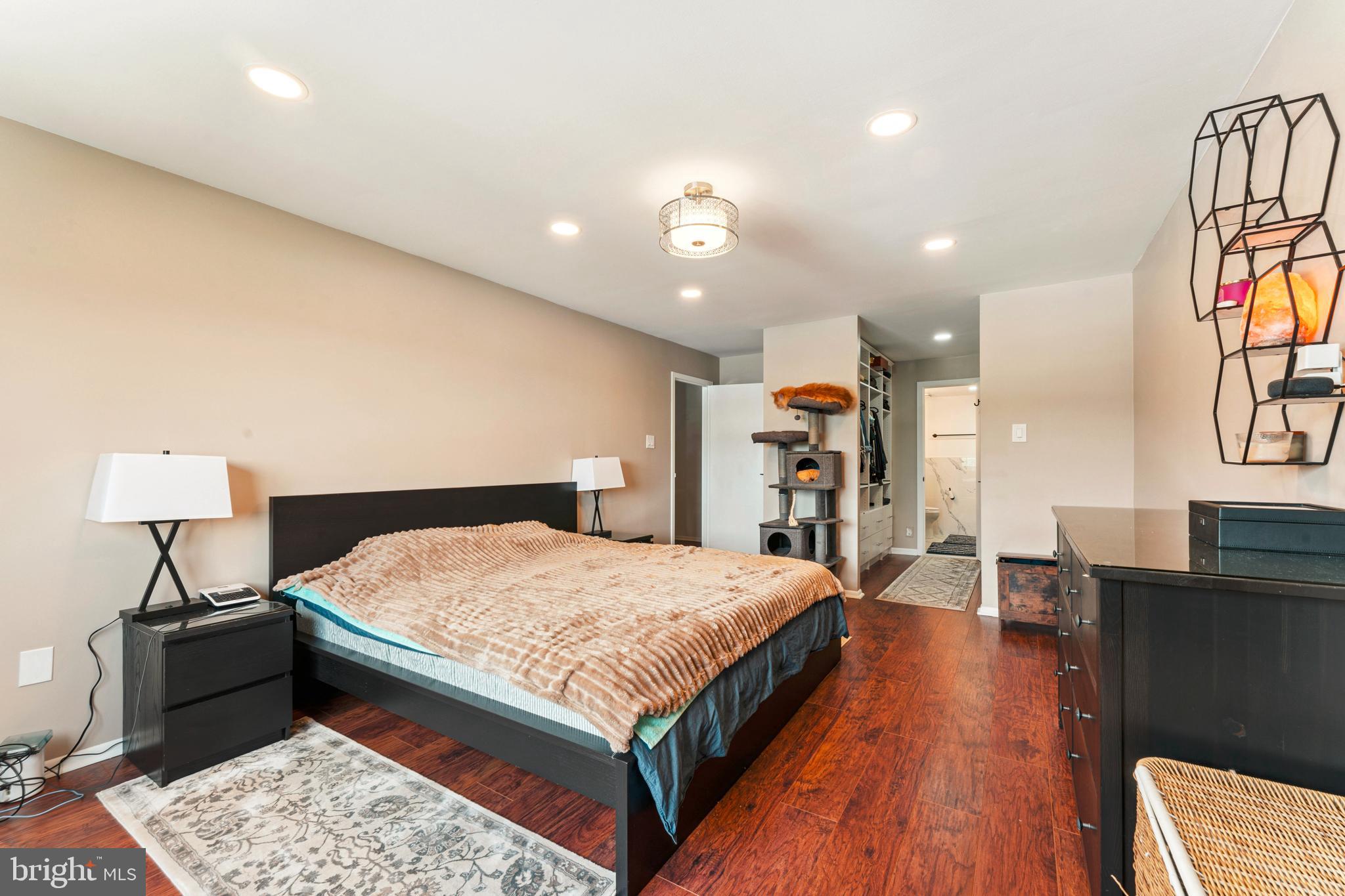 JENKINTOWN - Residential