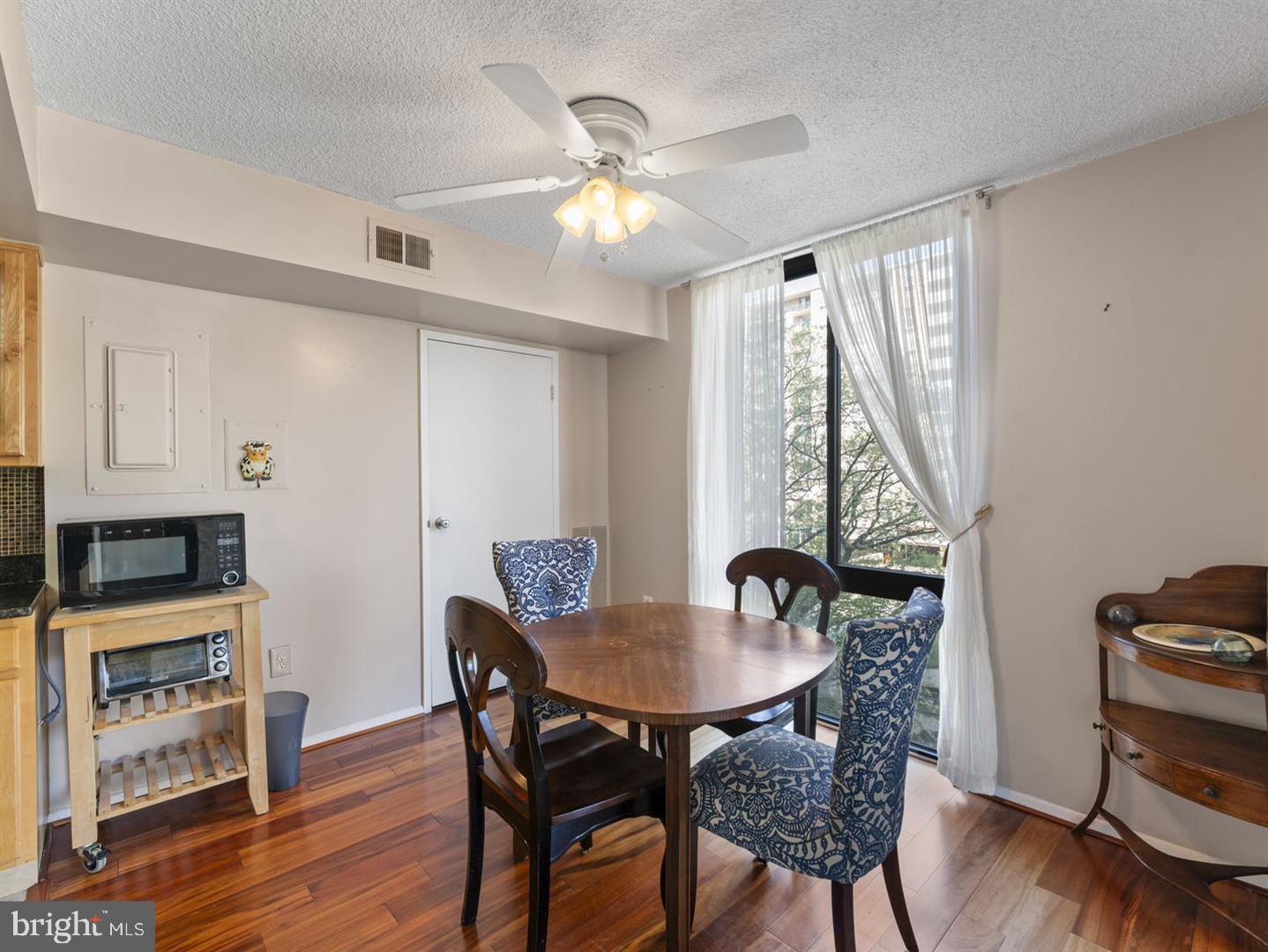 CENTURY SOUTH - Residential Lease