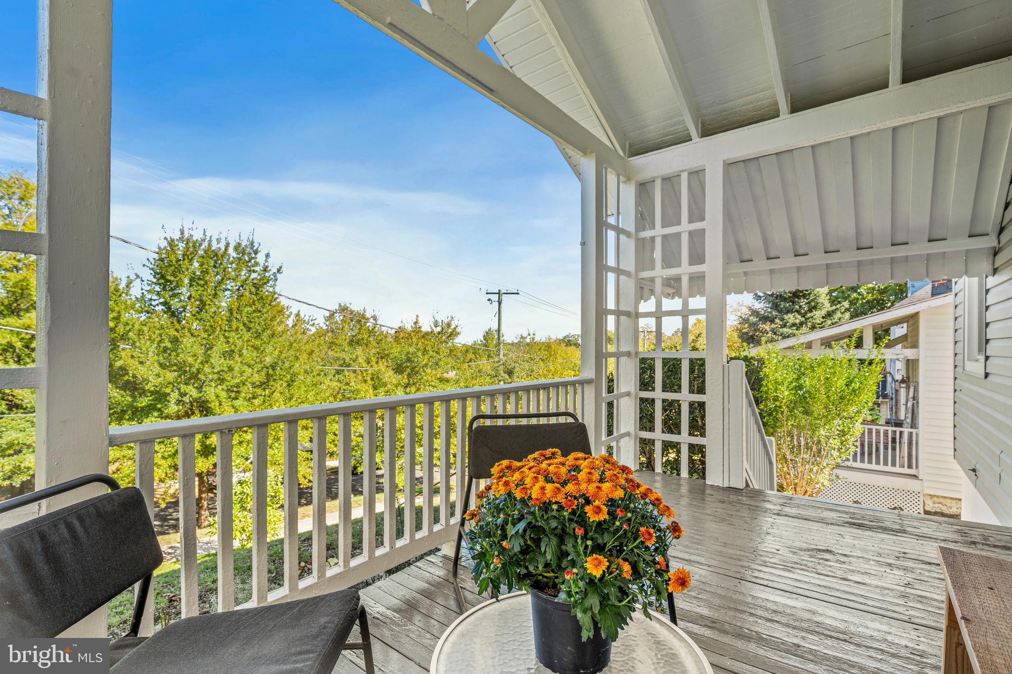 1327 IRVING STREET NE