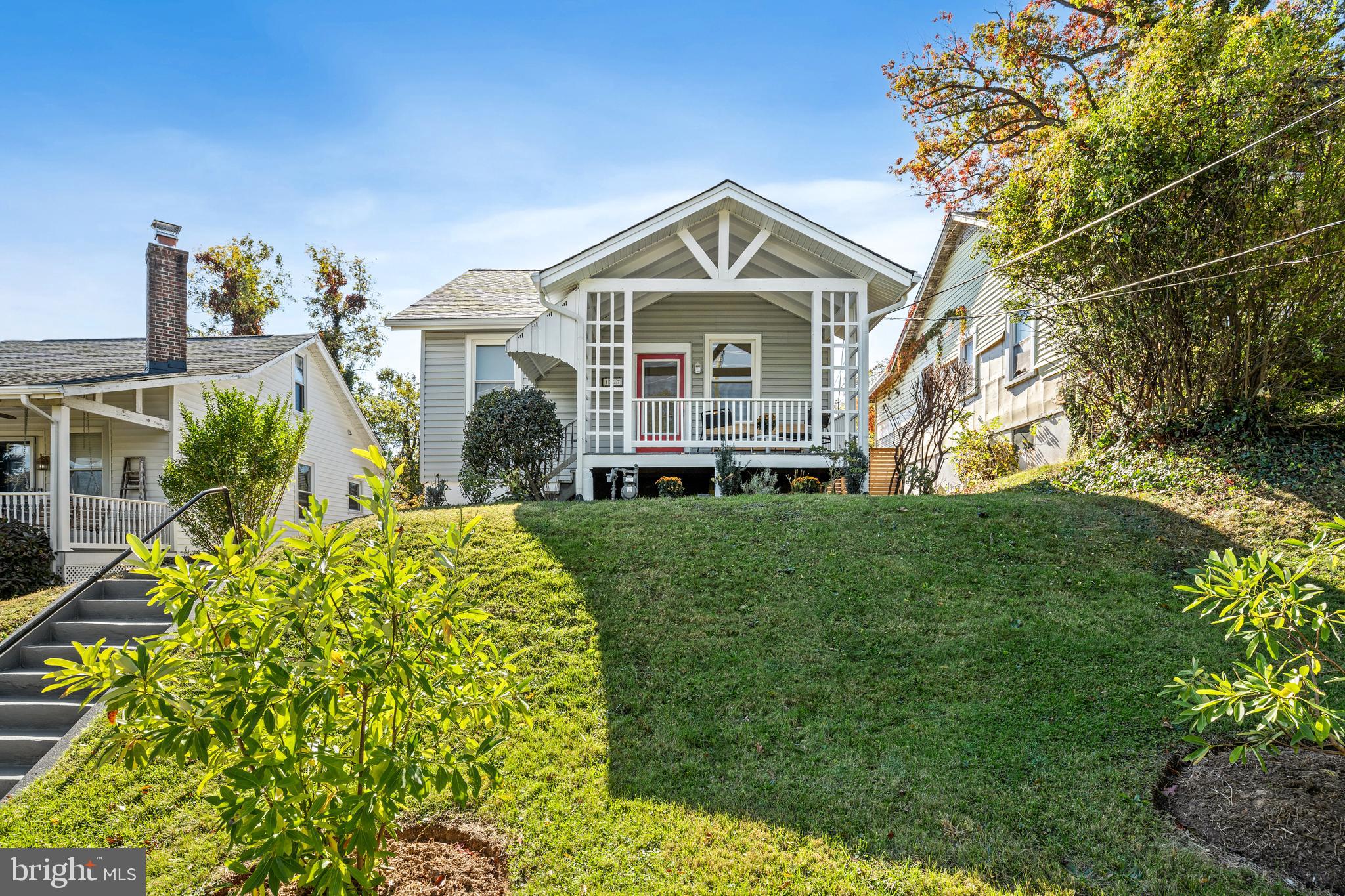 1327 IRVING STREET NE