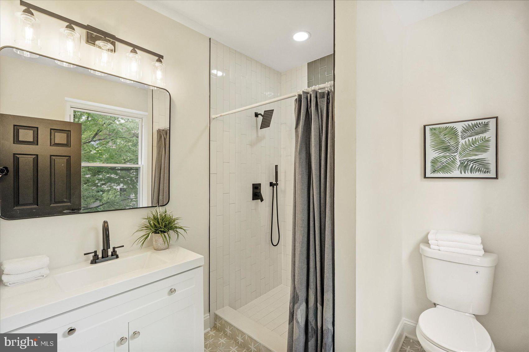 MONDAWMIN - Residential