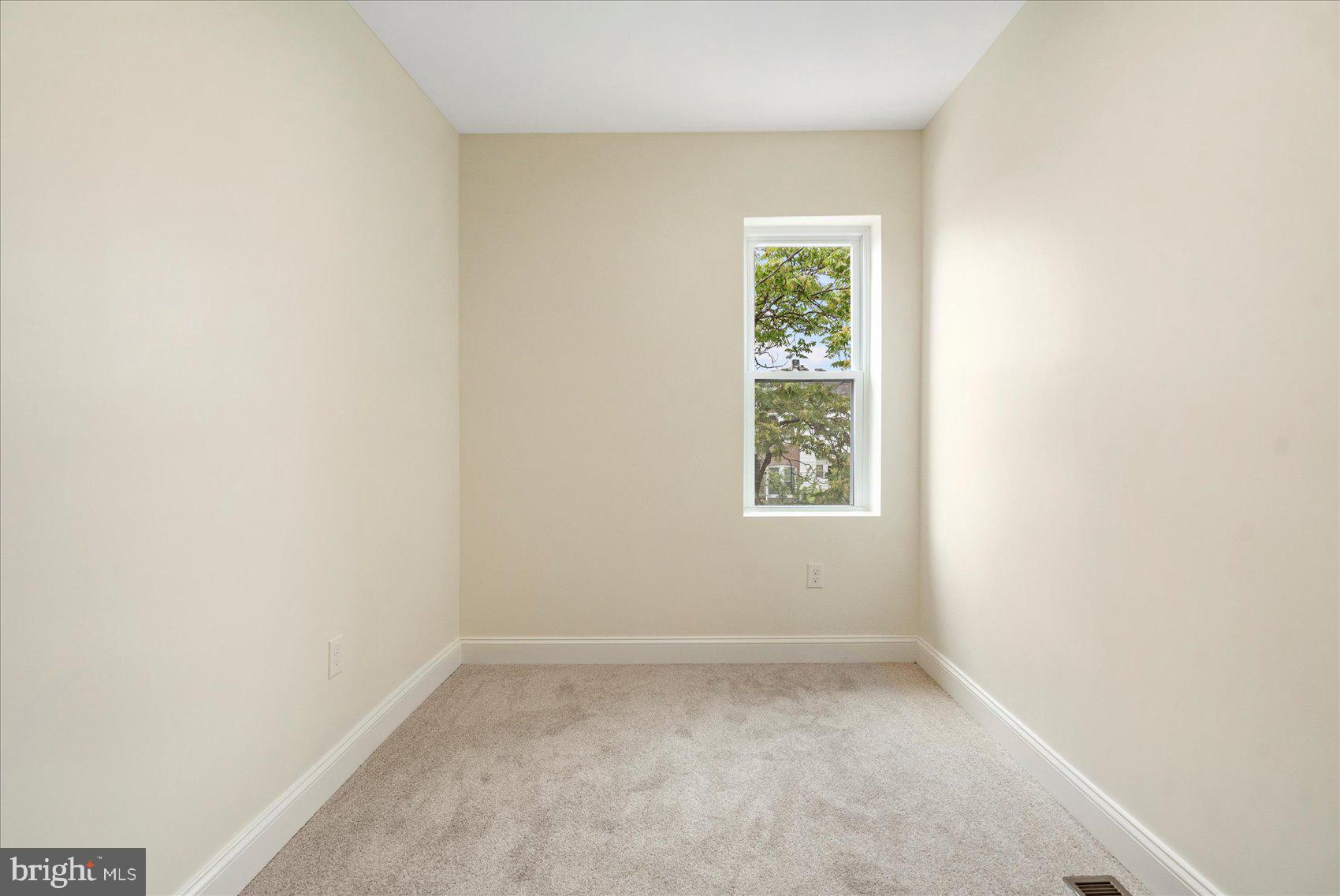 MONDAWMIN - Residential