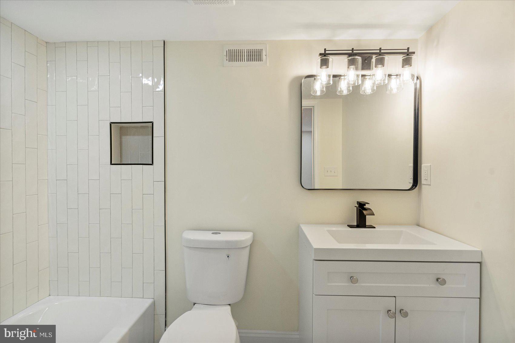 MONDAWMIN - Residential