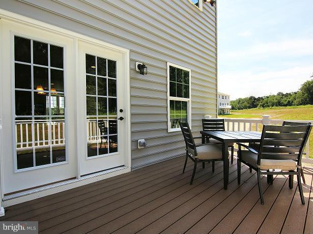 HOWARD SQUARE - Residential