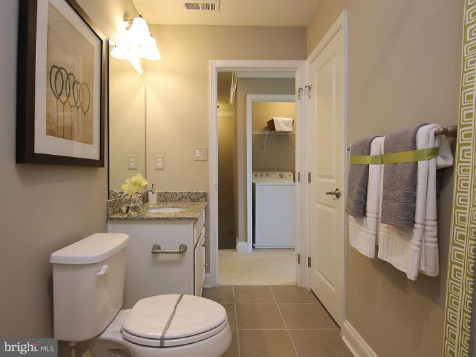 HOWARD SQUARE - Residential