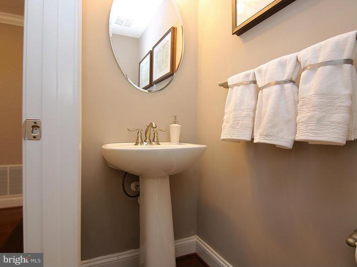 HOWARD SQUARE - Residential