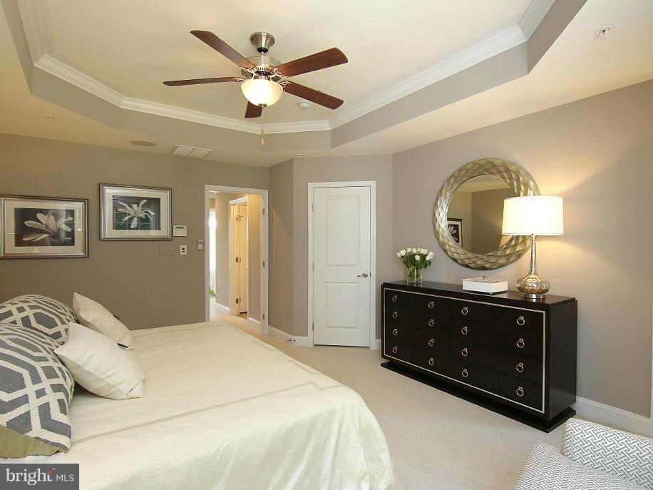 HOWARD SQUARE - Residential