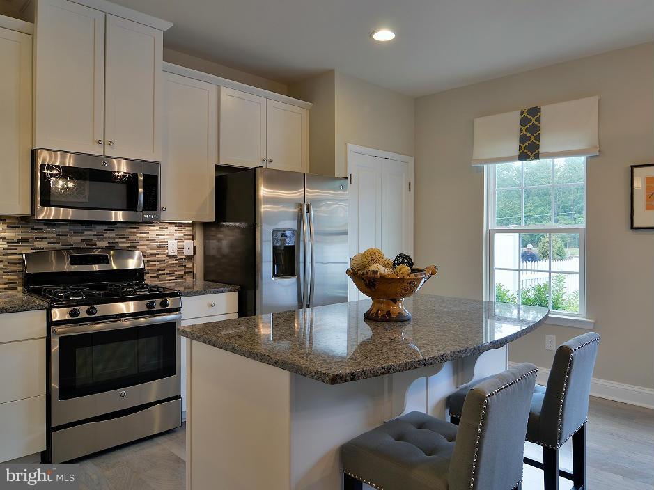 HOWARD SQUARE - Residential