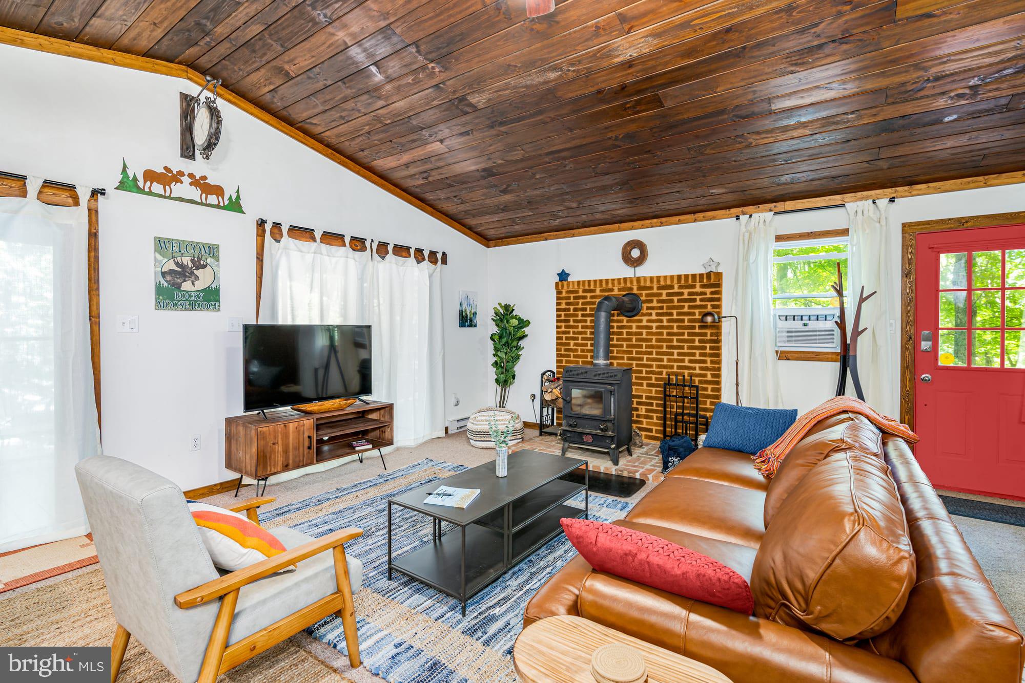 ROUSE MOUNTAIN - Residential