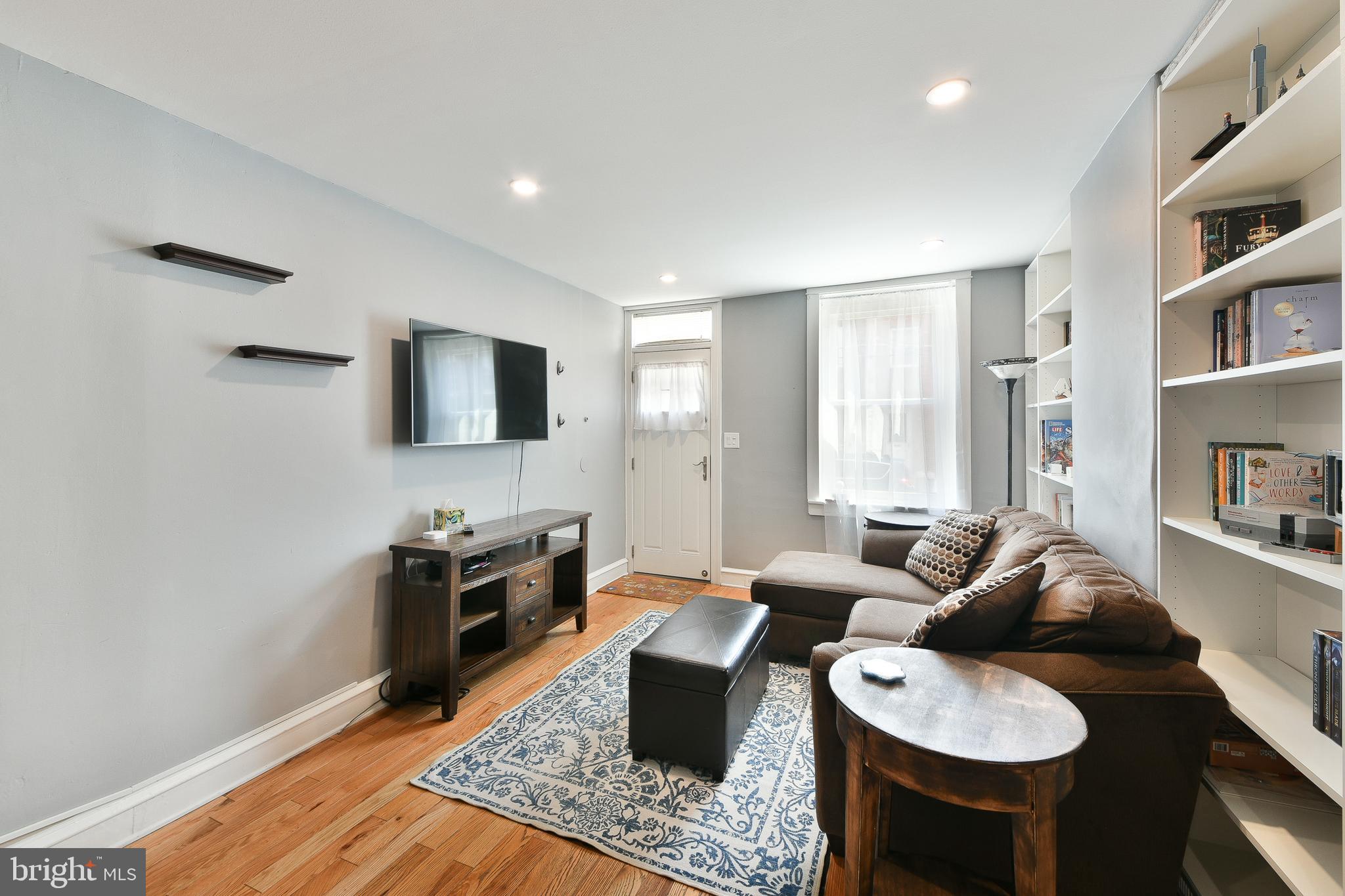 PORT RICHMOND - Residential Lease