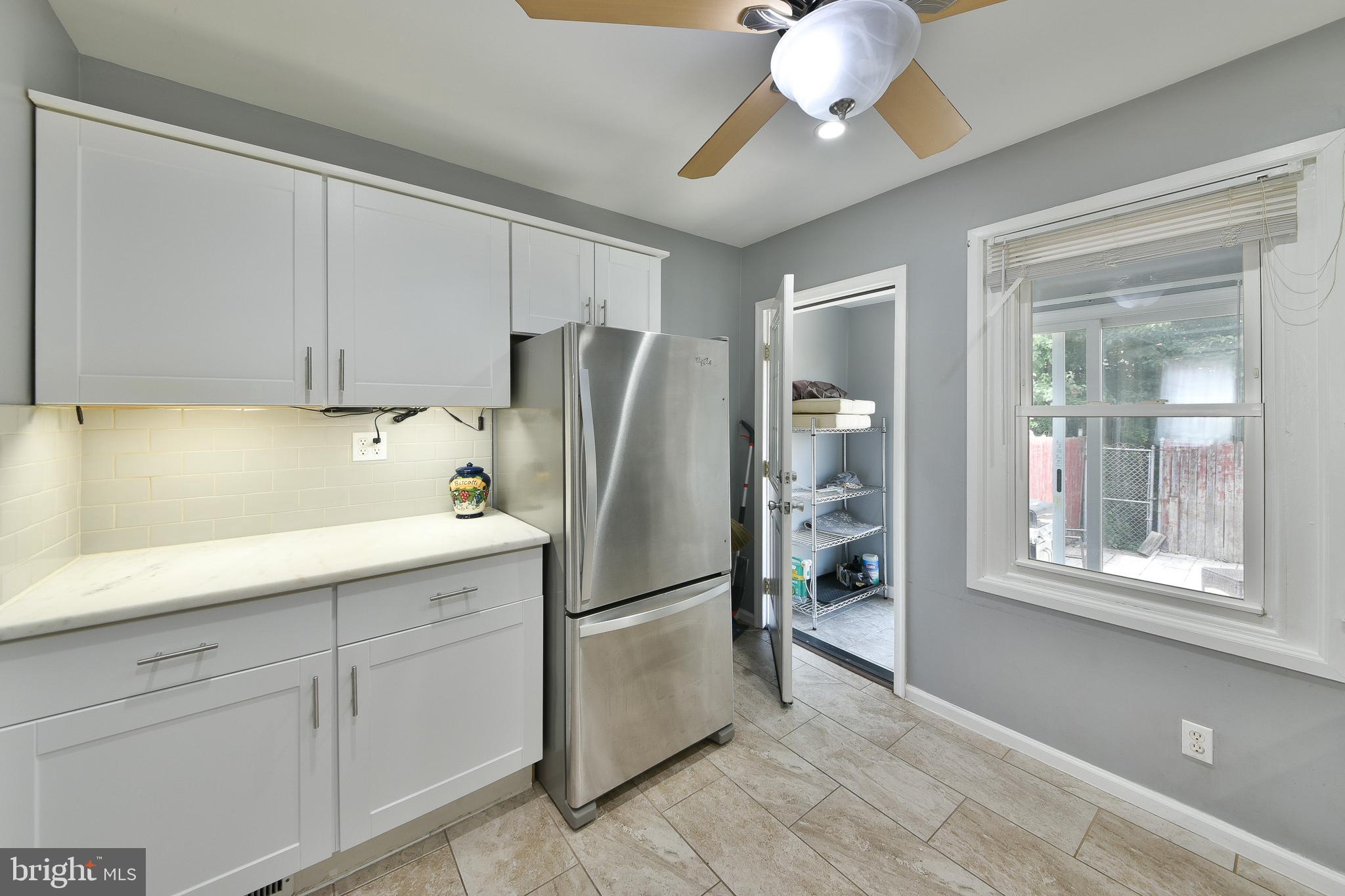 PORT RICHMOND - Residential Lease