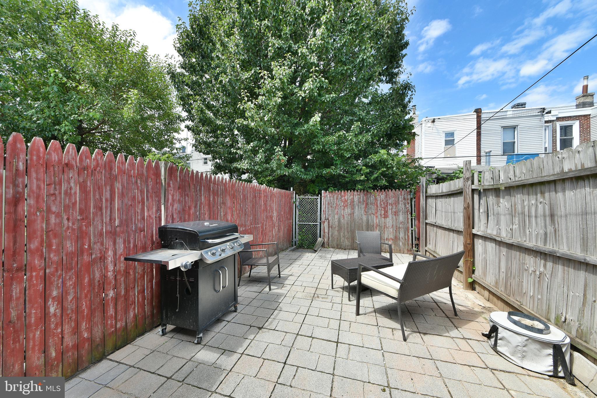 PORT RICHMOND - Residential Lease