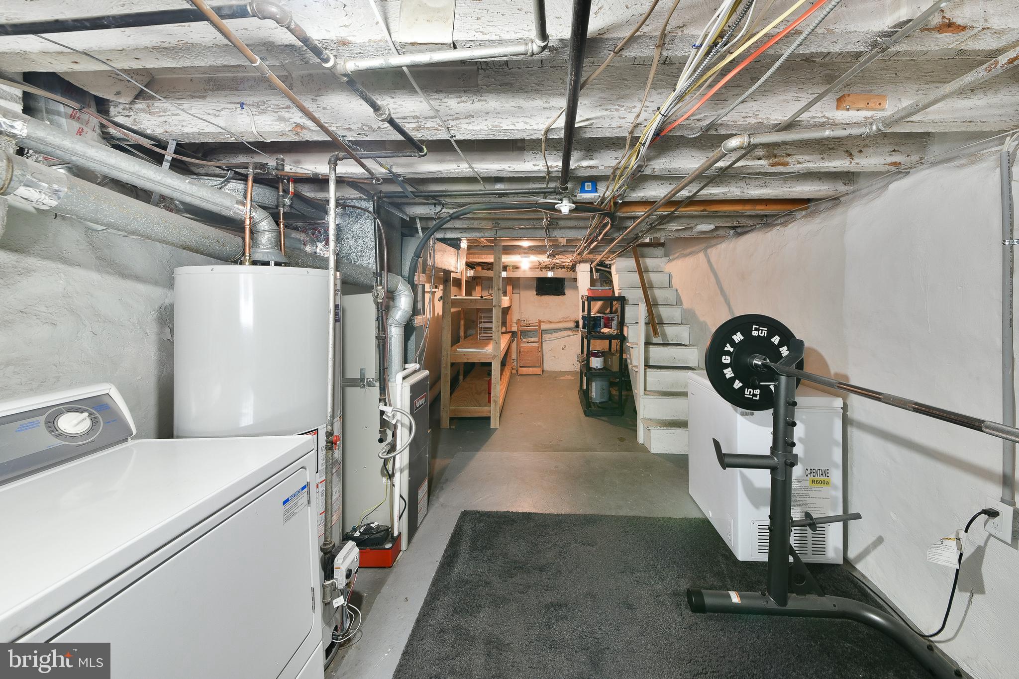 PORT RICHMOND - Residential Lease