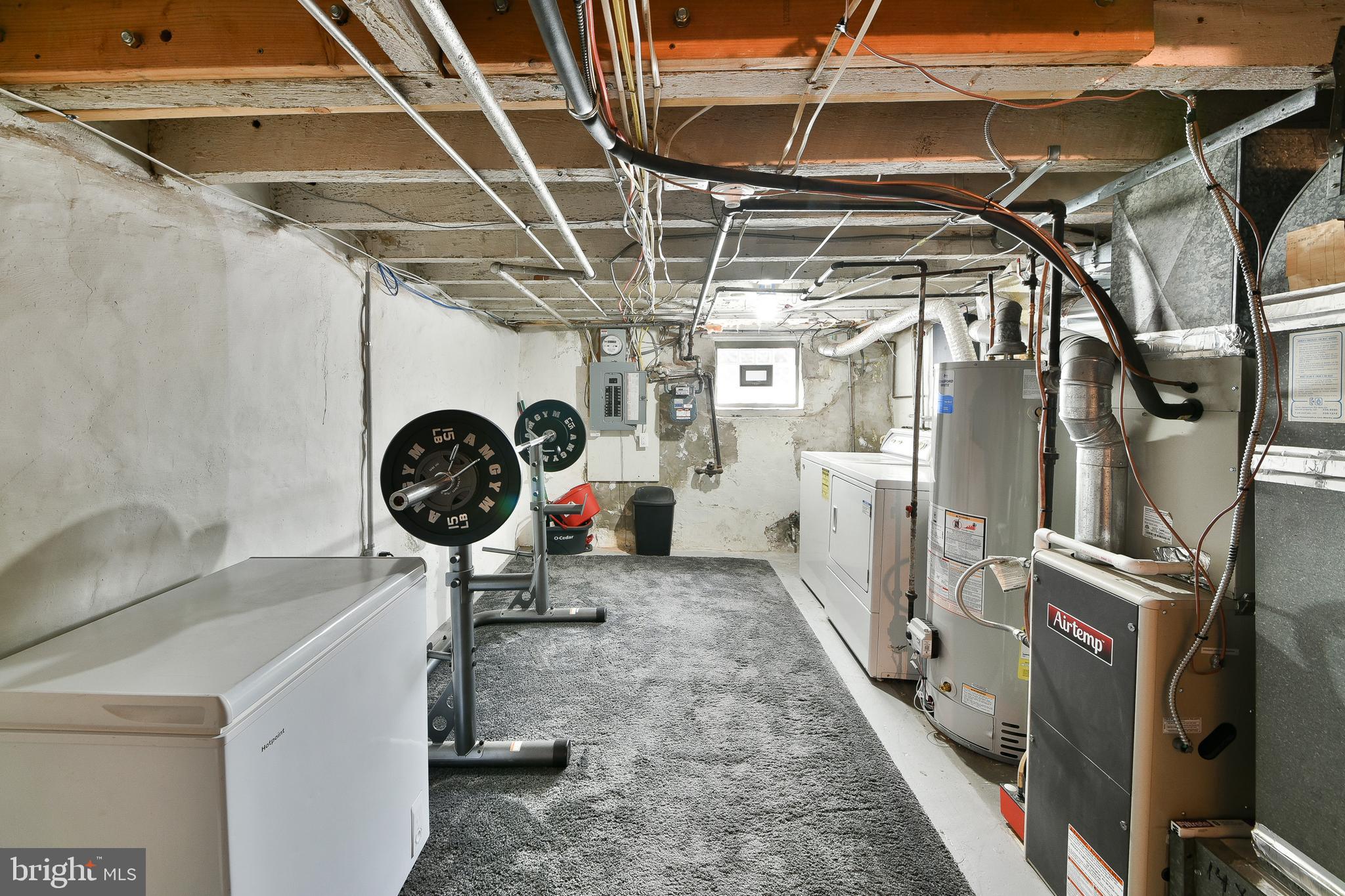 PORT RICHMOND - Residential Lease