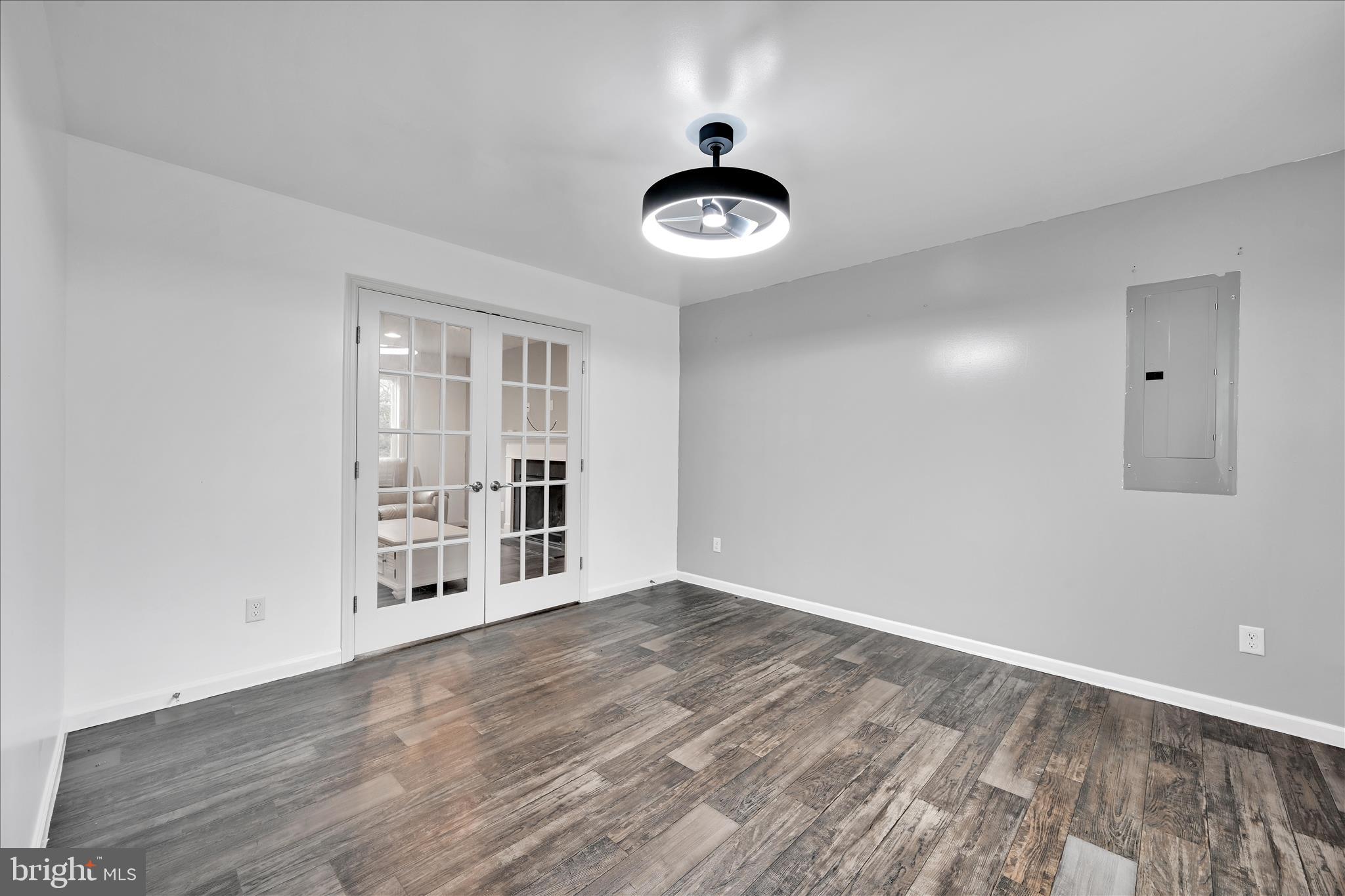 EAST PETERSBURG - Residential