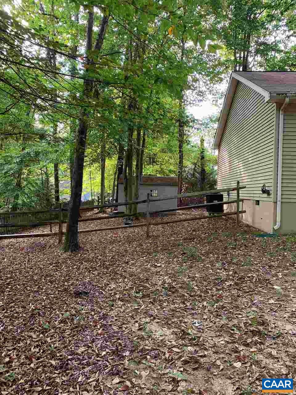 LAKE MONTICELLO - Residential