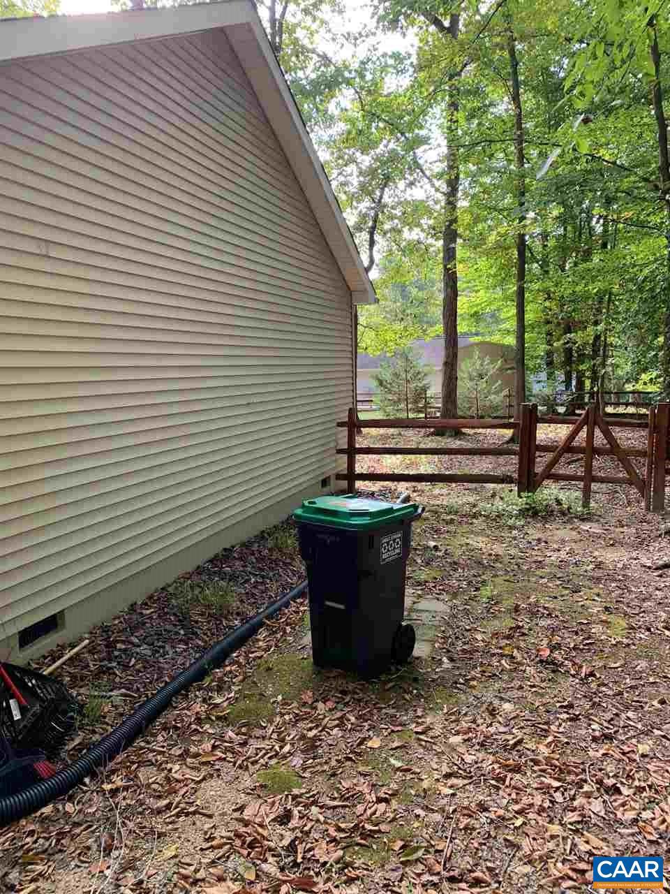 LAKE MONTICELLO - Residential