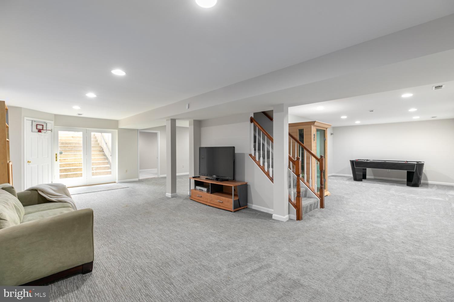 CENTURY OAK - Residential