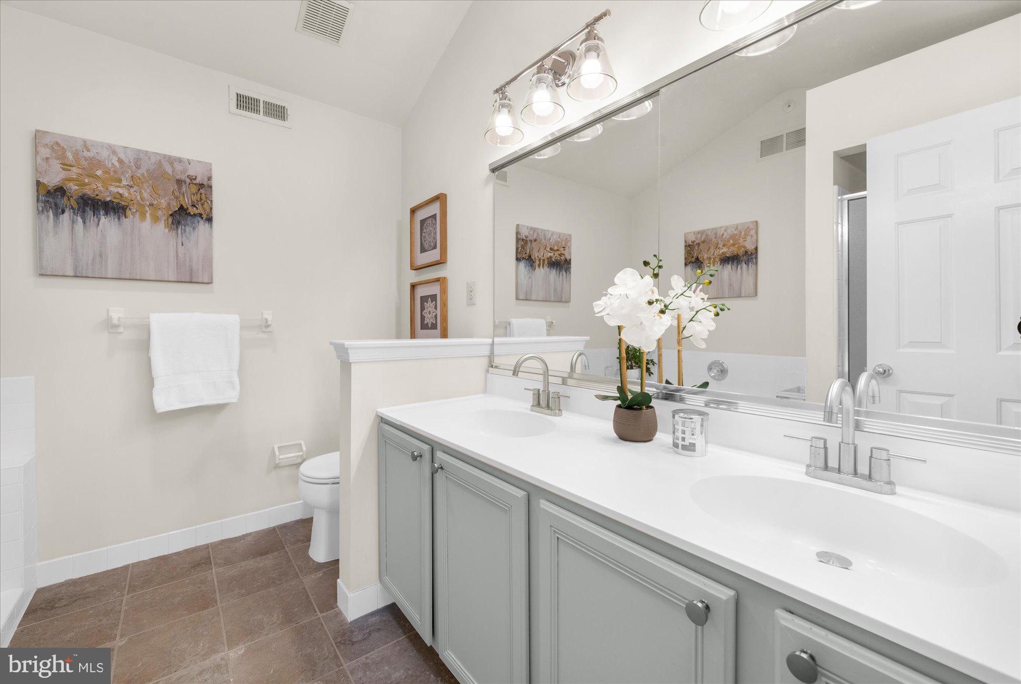 WARRINGTON HUNT - Residential