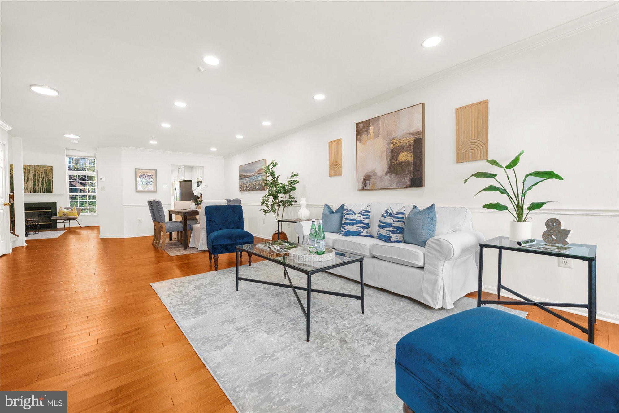 WARRINGTON HUNT - Residential