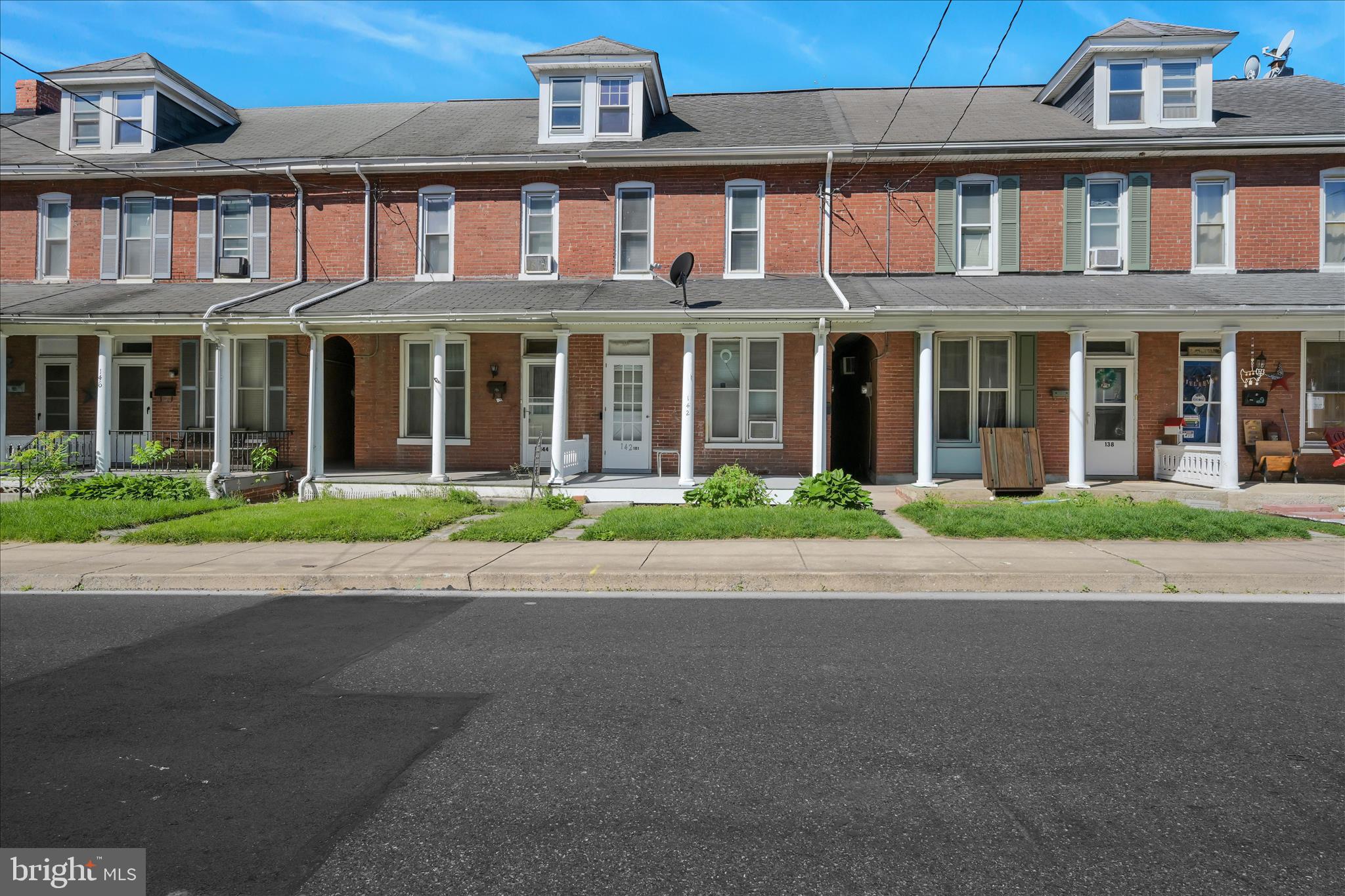 142 S POPLAR STREET