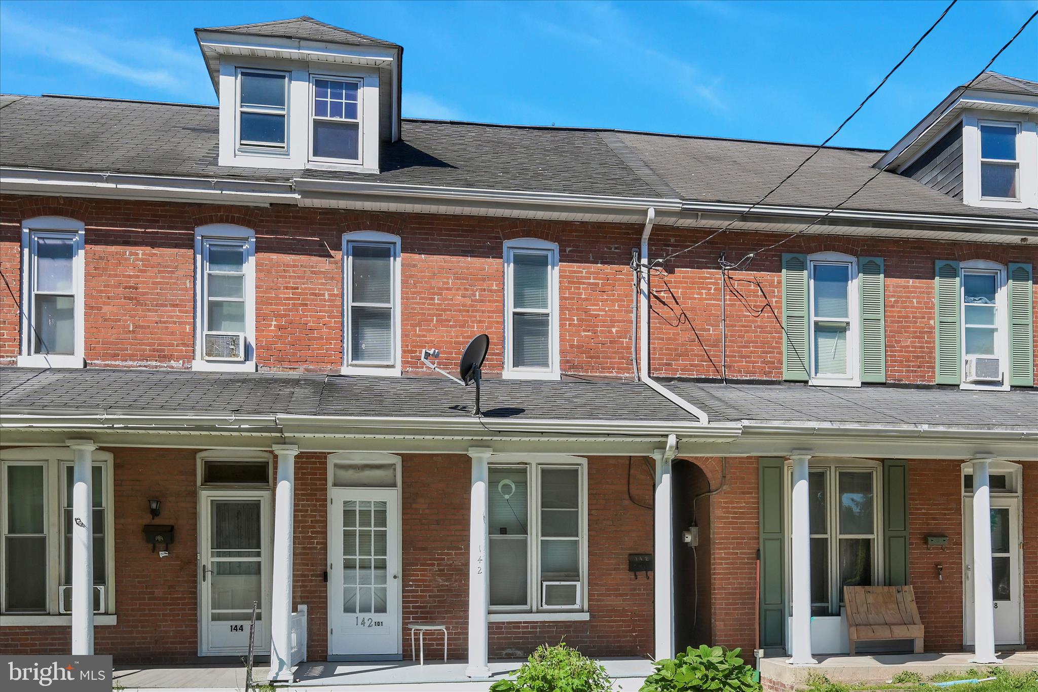 142 S POPLAR STREET