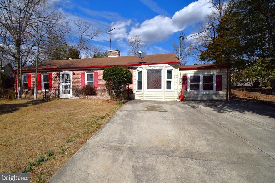 Price reduced! Welcome into this one level single-family home. This home contains 2,640 sq of space. Located in a quite road. 6 Bedrooms, 2 full baths and half bath. Master bedroom contains skylights that provide plenty of natural light. The en-suite master bedroom contains double sinks, a separate shower, and a jacuzzi tub with stylish tile accents. A bonus room with a dry bar which offers the perfect space for entertainment. Large backyard with a patio. Thank you for showing.