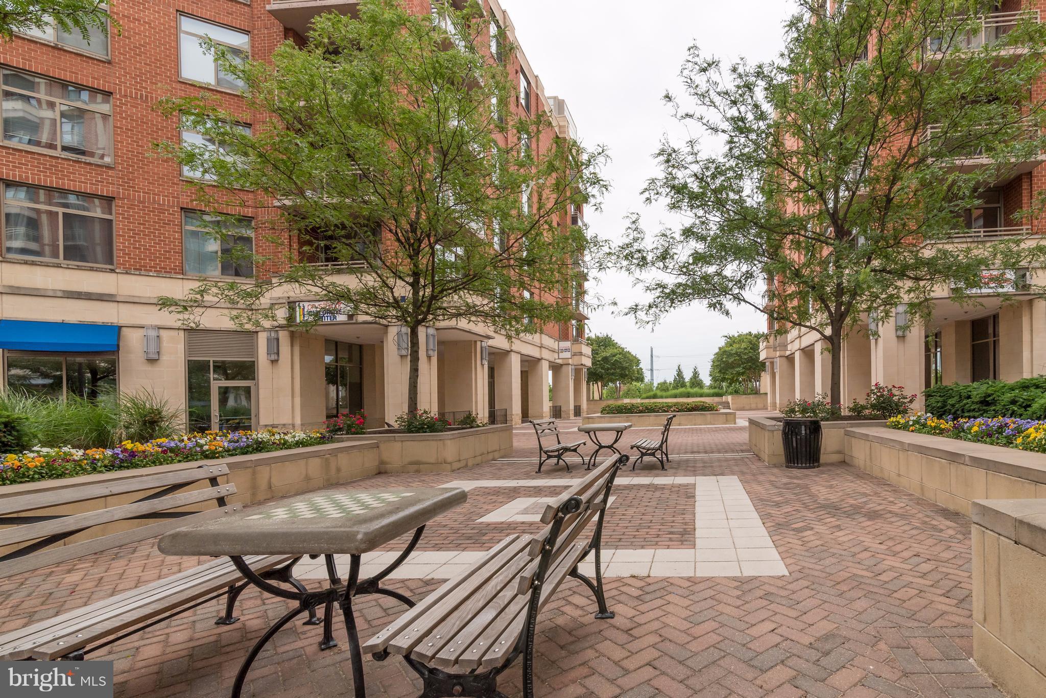 ECLIPSE ON CENTER PARK - Residential Lease