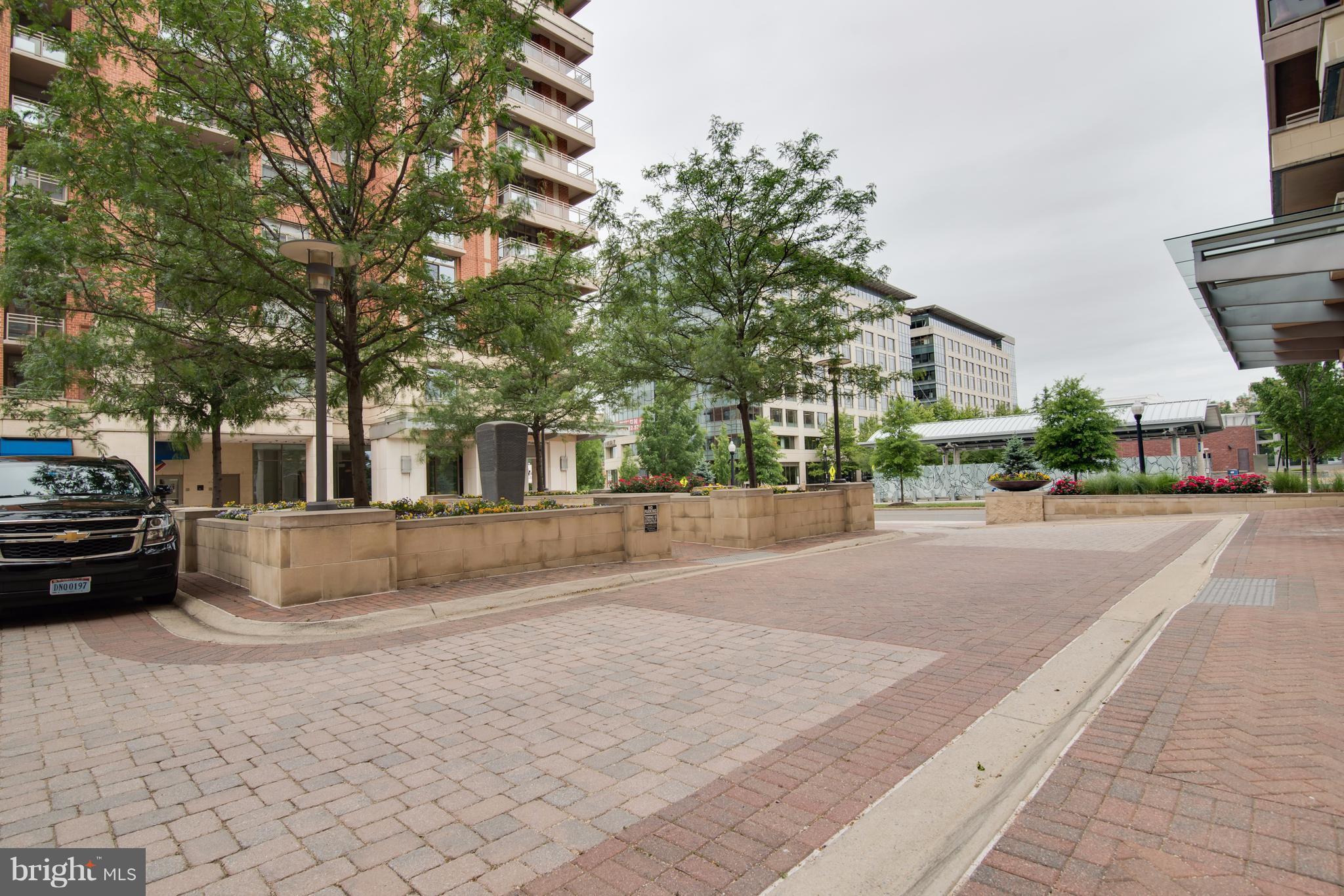 ECLIPSE ON CENTER PARK - Residential Lease