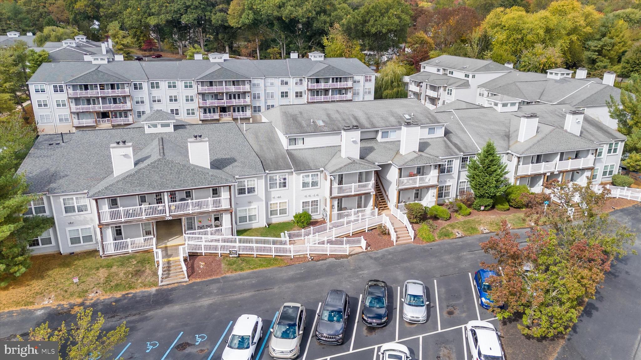 806 WATERS EDGE DRIVE 187