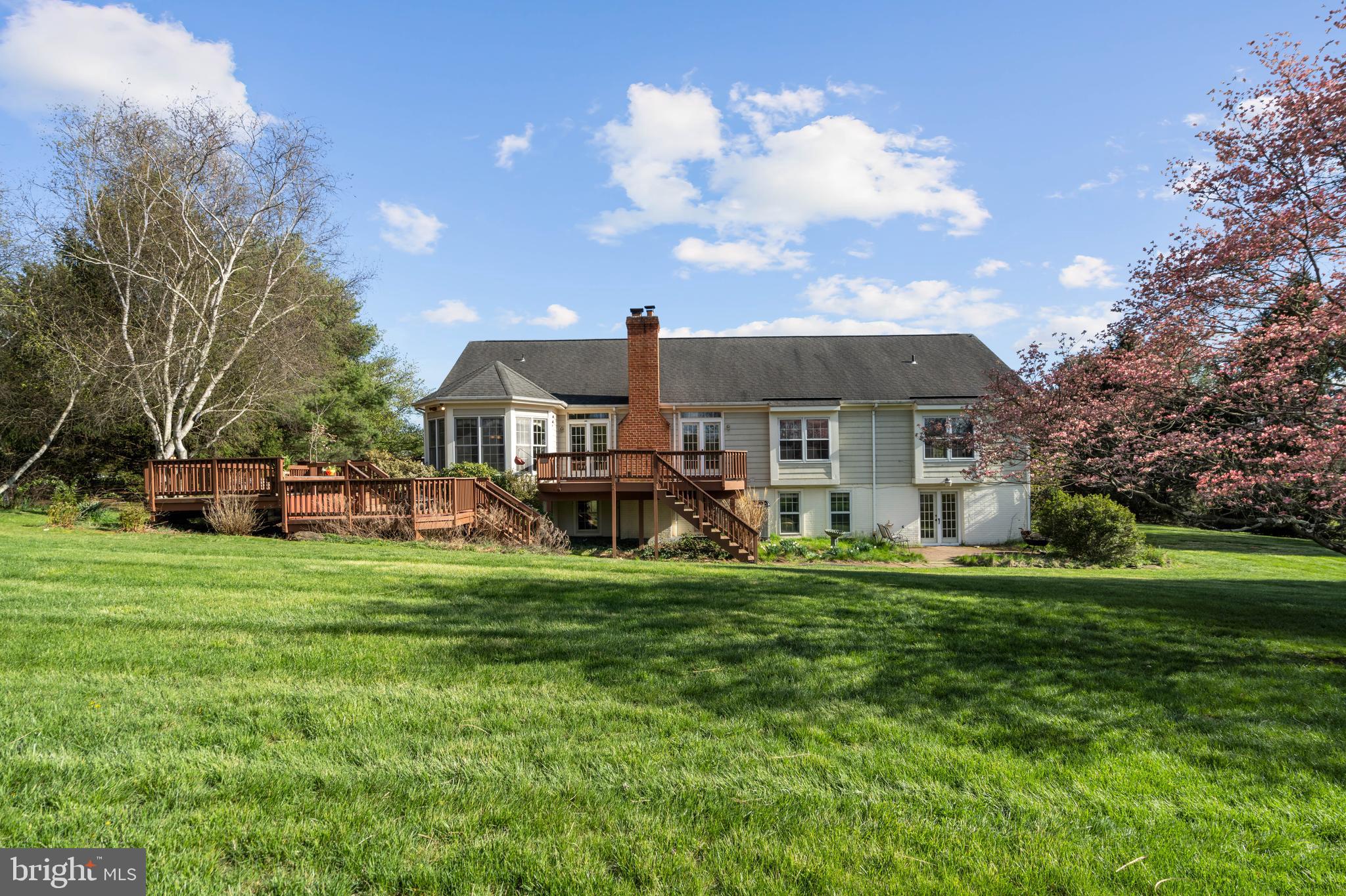FARMINGTON ON THE GREEN - Residential