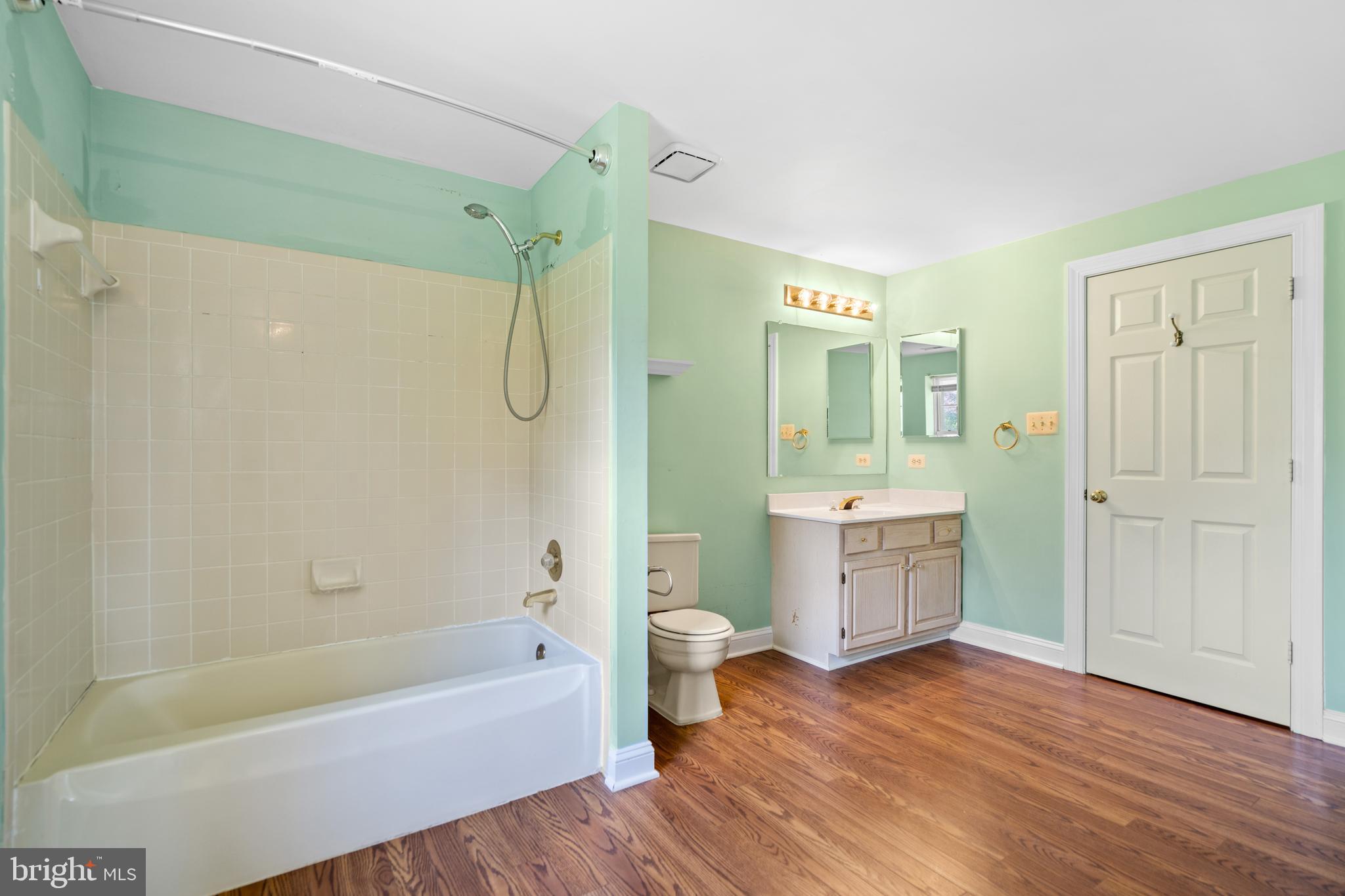 FARMINGTON ON THE GREEN - Residential