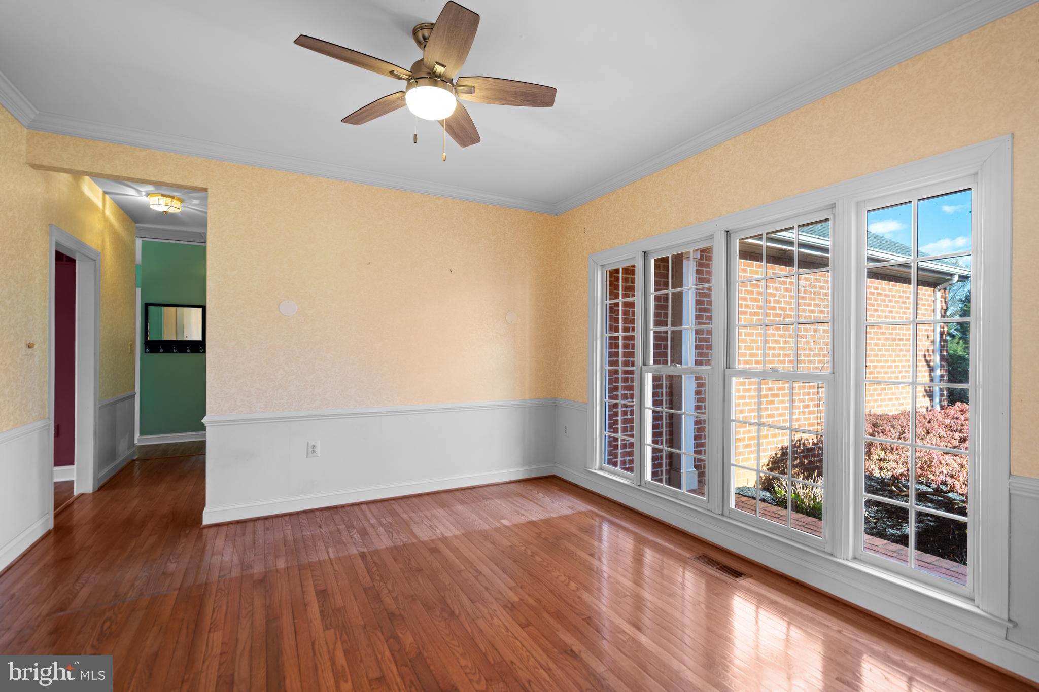 FARMINGTON ON THE GREEN - Residential