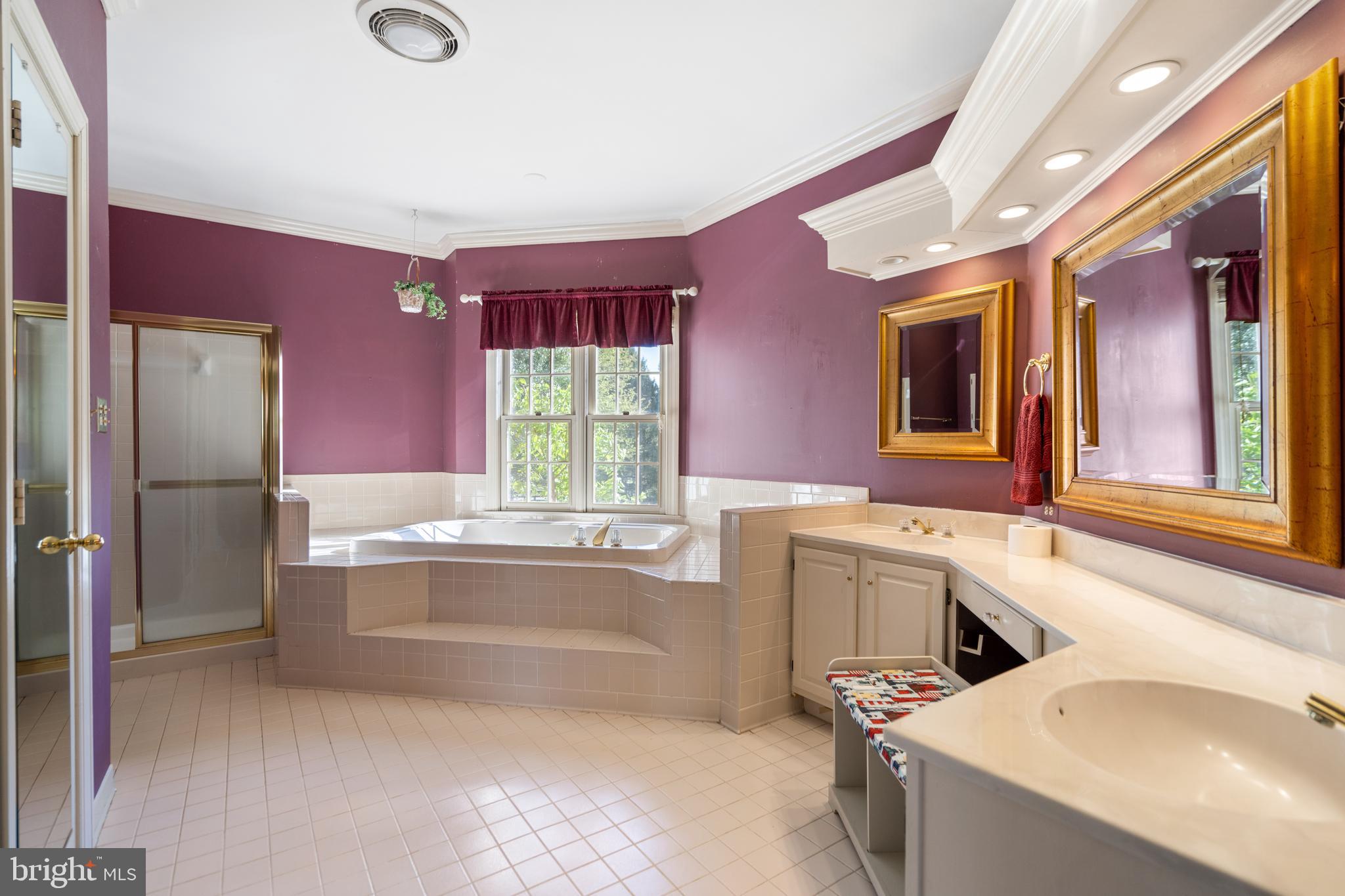 FARMINGTON ON THE GREEN - Residential