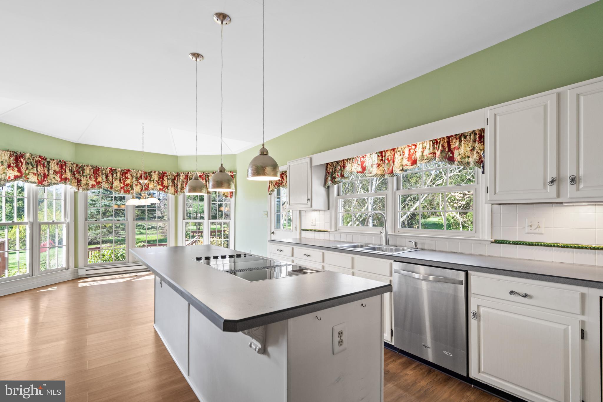 FARMINGTON ON THE GREEN - Residential