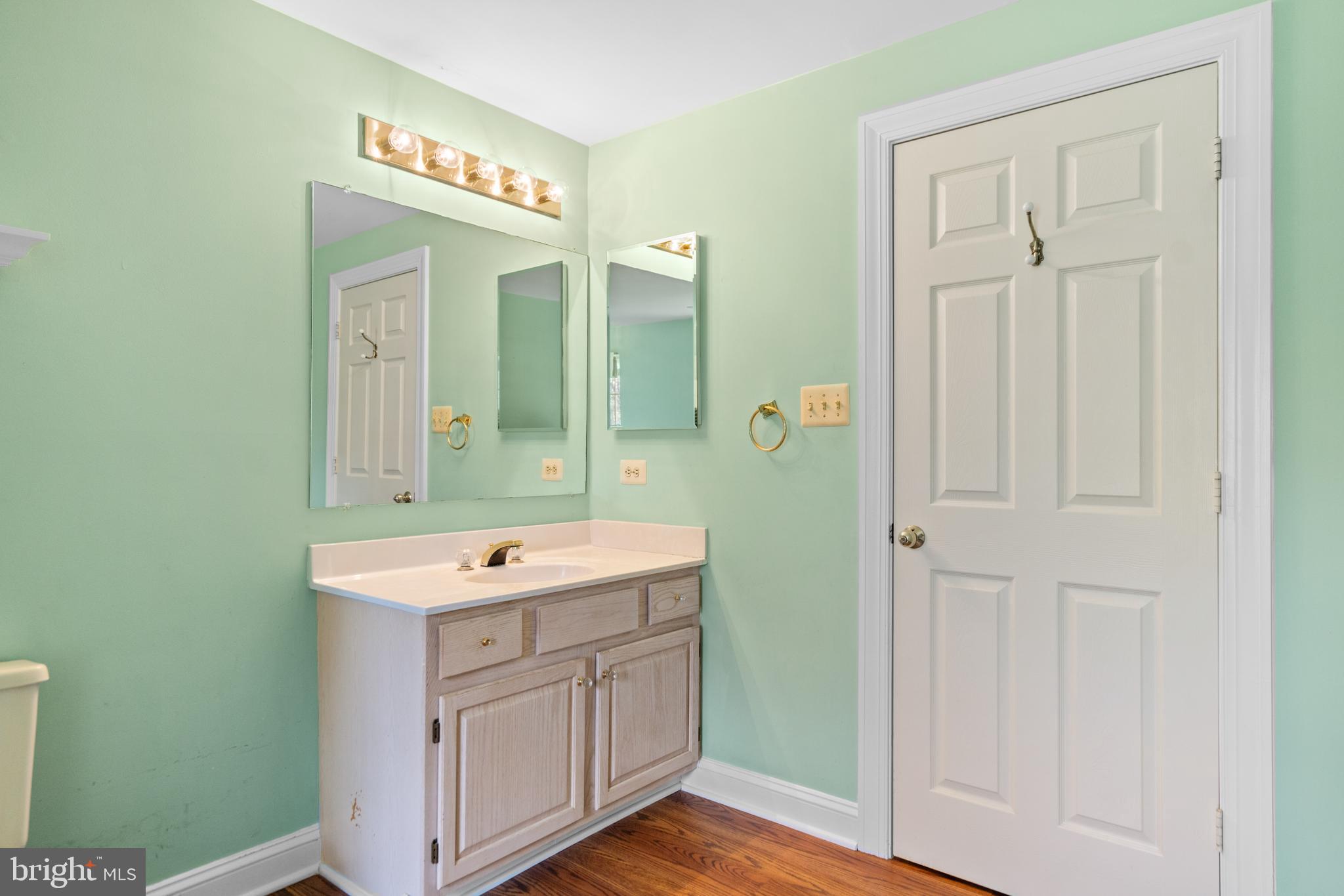 FARMINGTON ON THE GREEN - Residential