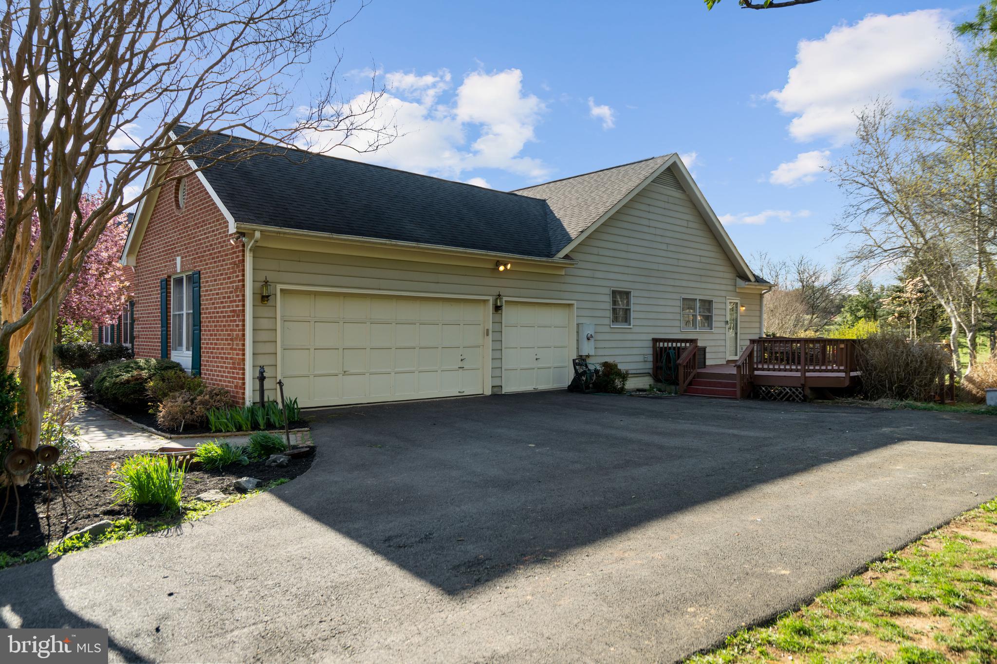 FARMINGTON ON THE GREEN - Residential