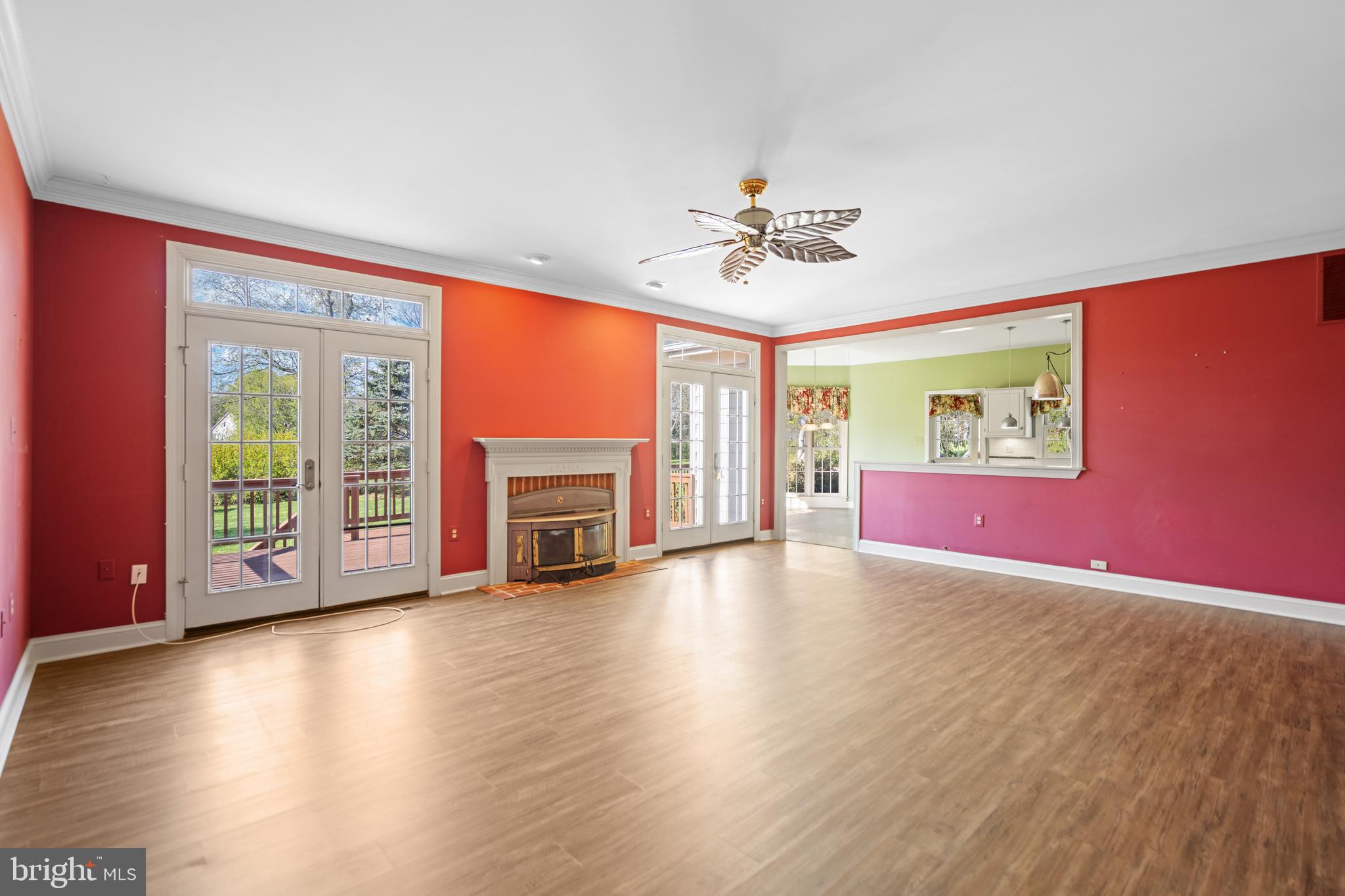 FARMINGTON ON THE GREEN - Residential