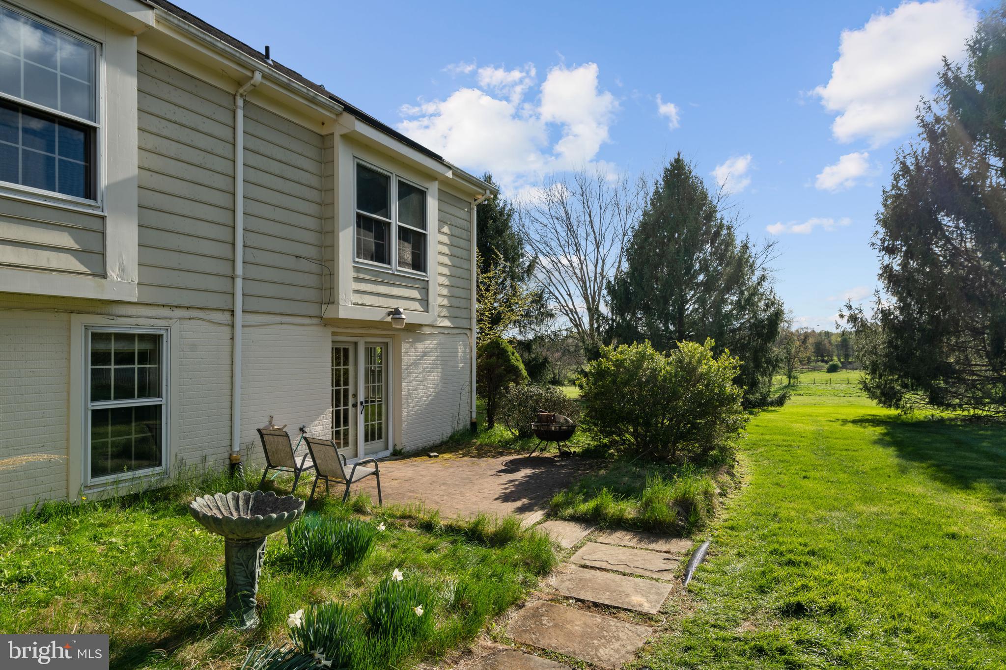 FARMINGTON ON THE GREEN - Residential