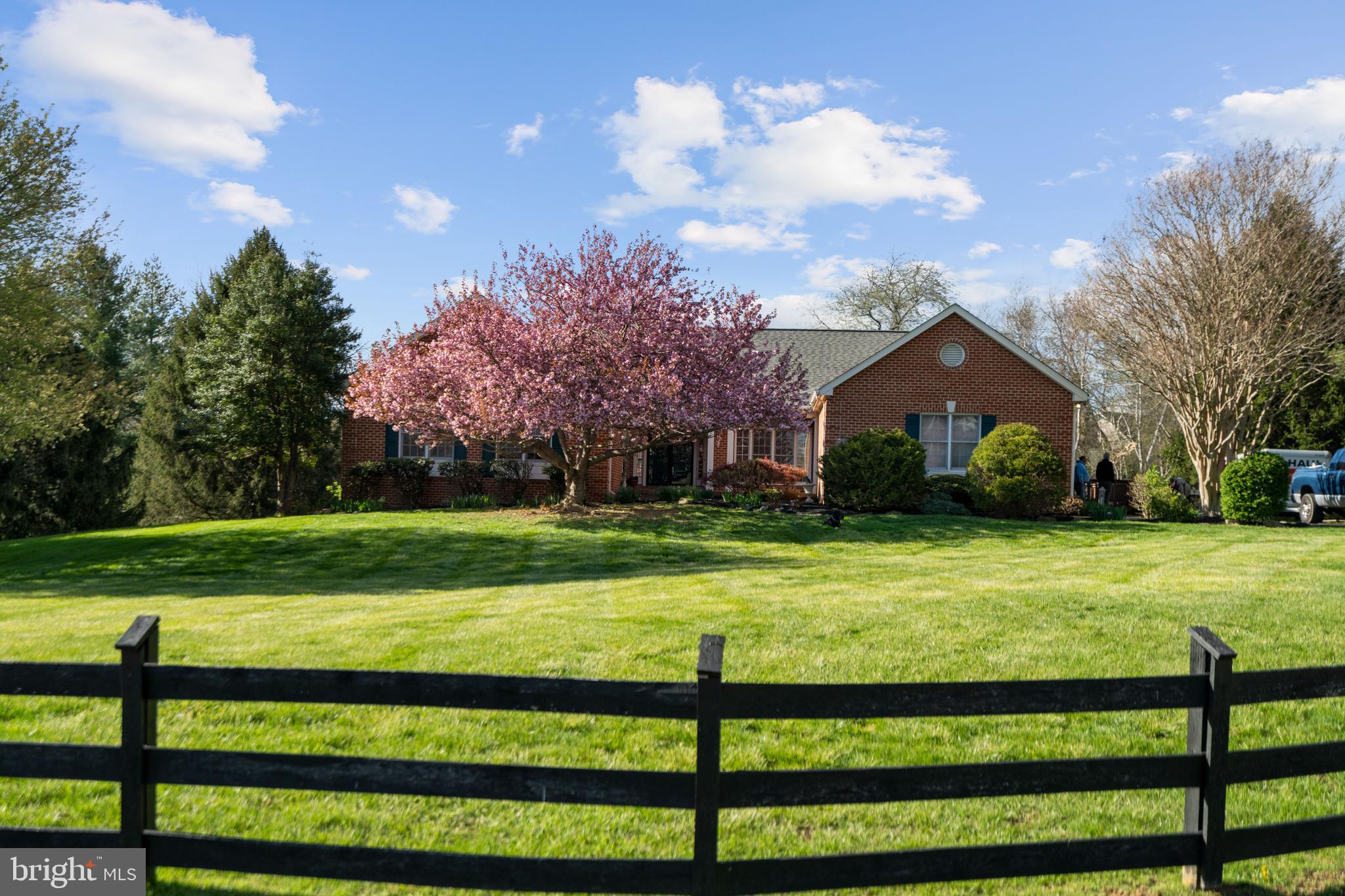 FARMINGTON ON THE GREEN - Residential
