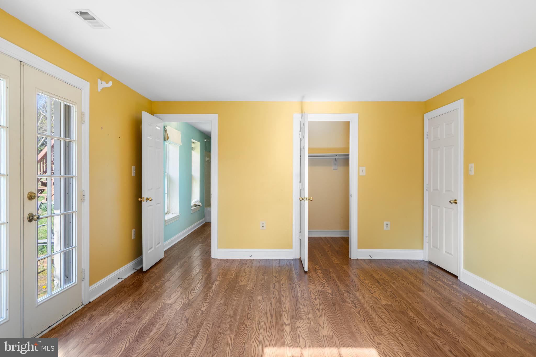 FARMINGTON ON THE GREEN - Residential